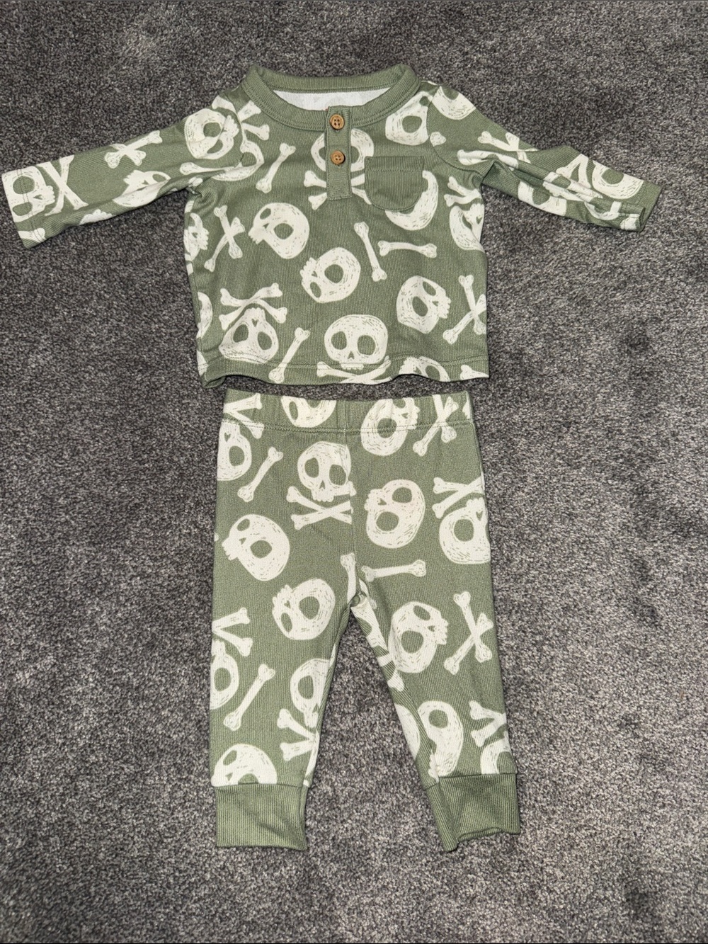 Cat & Jack Green Skull Print Two-Piece Pajama Set